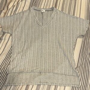 Buckle Women's Black and White Striped V-Neck Tee